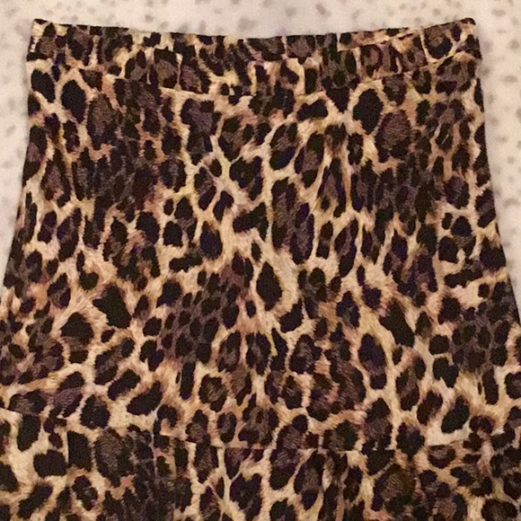 New Nation LTD Claire Leopard Skirt Sateen Ruffle - Picture 7 of 8